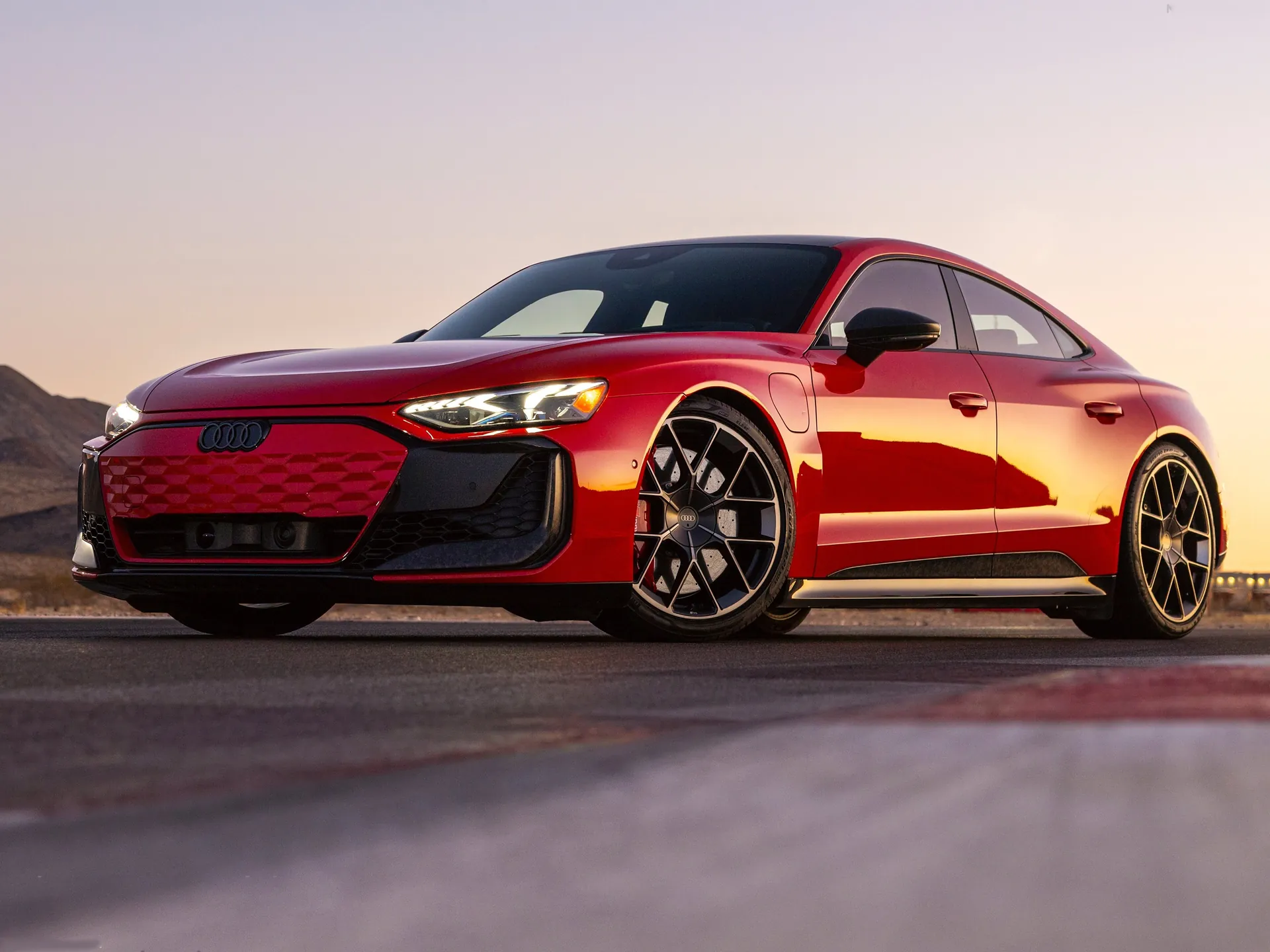 Audi RS e-tron GT performance [US] (2025)