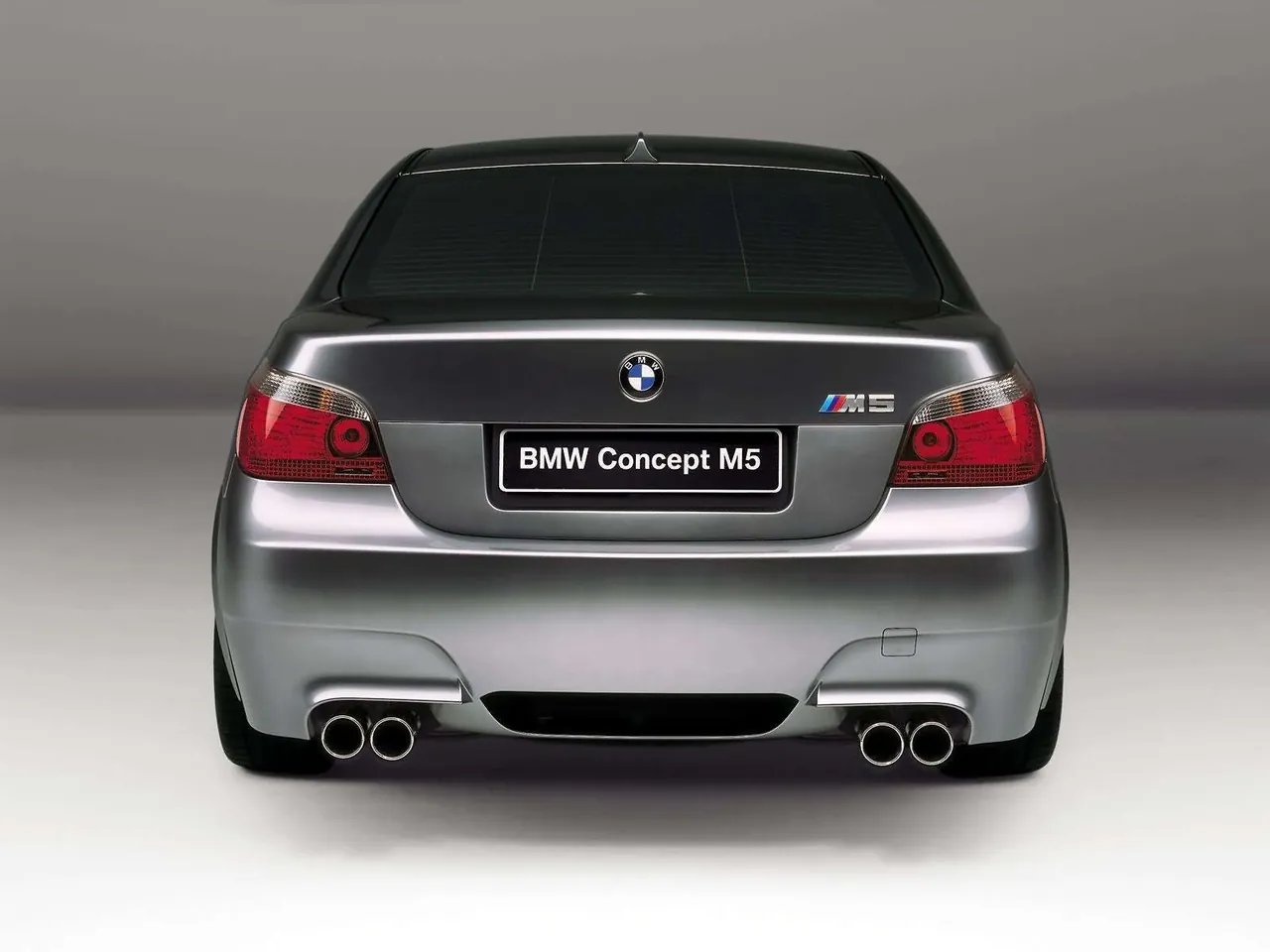 BMW Concept M5 (2004) – zezadu