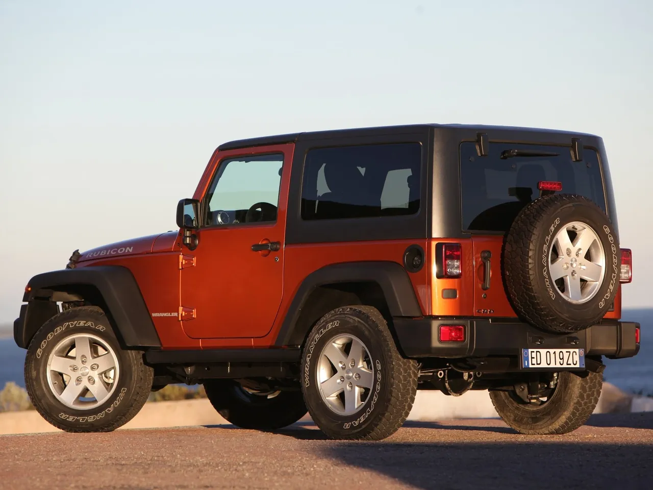 Jeep Wrangler (2012) – zadní tříčtvrteční pohled