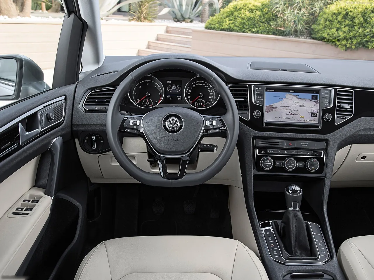 Volkswagen Golf Sportsvan (2014) – interiér