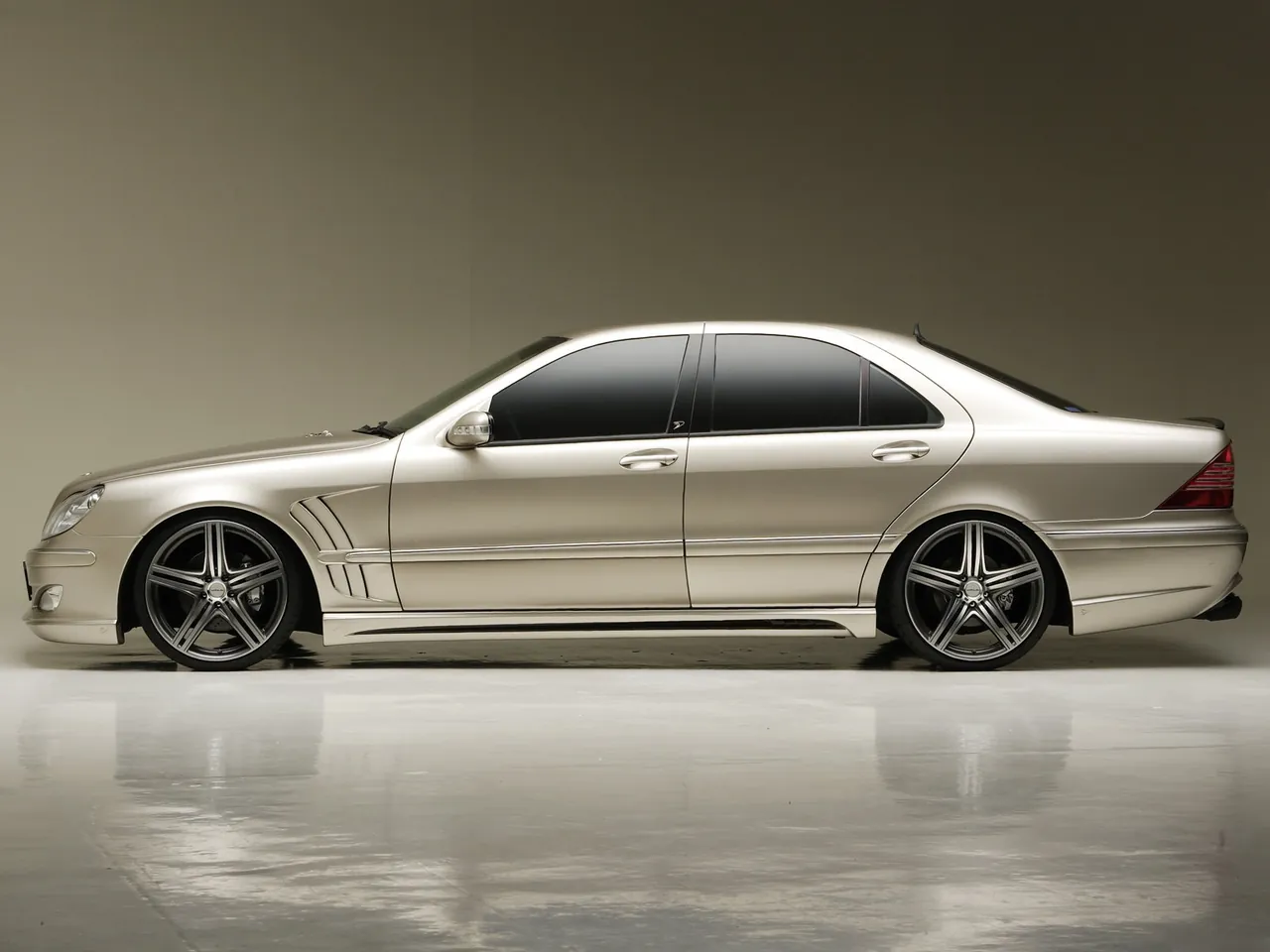 Wald Mercedes-Benz S-Class W220 (2007) – boční profil