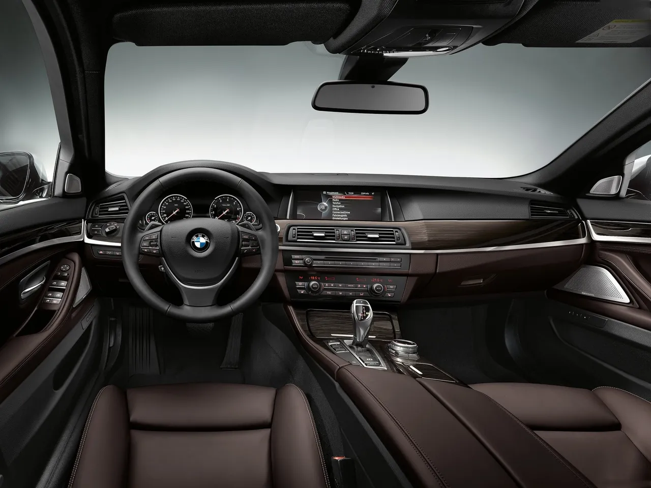BMW 5-Series (2014) – interiér