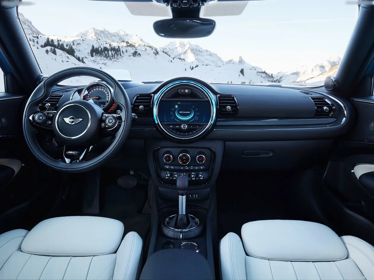 Mini Clubman ALL4 (2016) – interiér