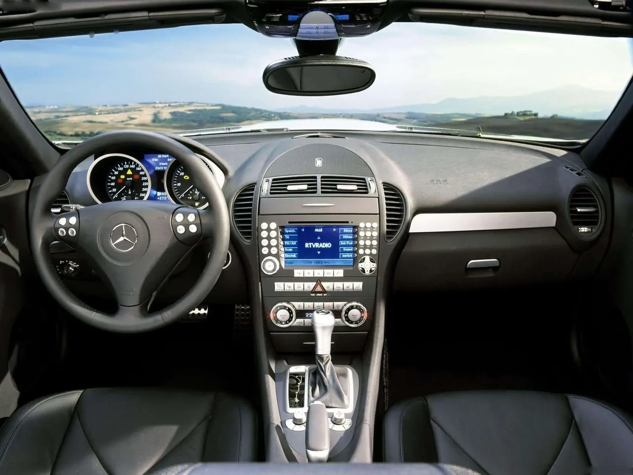 Mercedes-Benz SLK350 (2005) - Interior