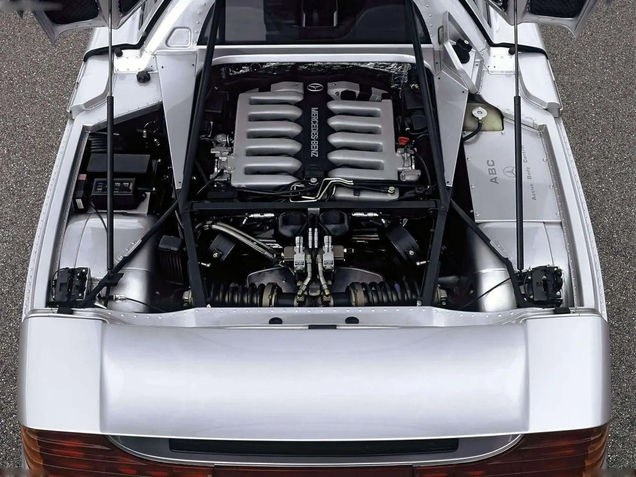 Mercedes-Benz C112 Concept (1991) - Engine Bay