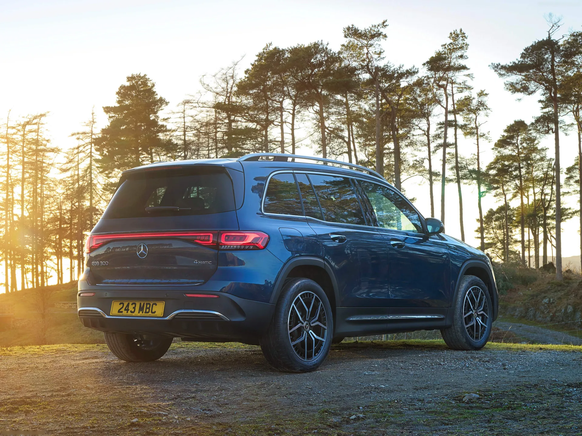Mercedes-Benz EQB [UK] (2022) - Rear Three-Quarter