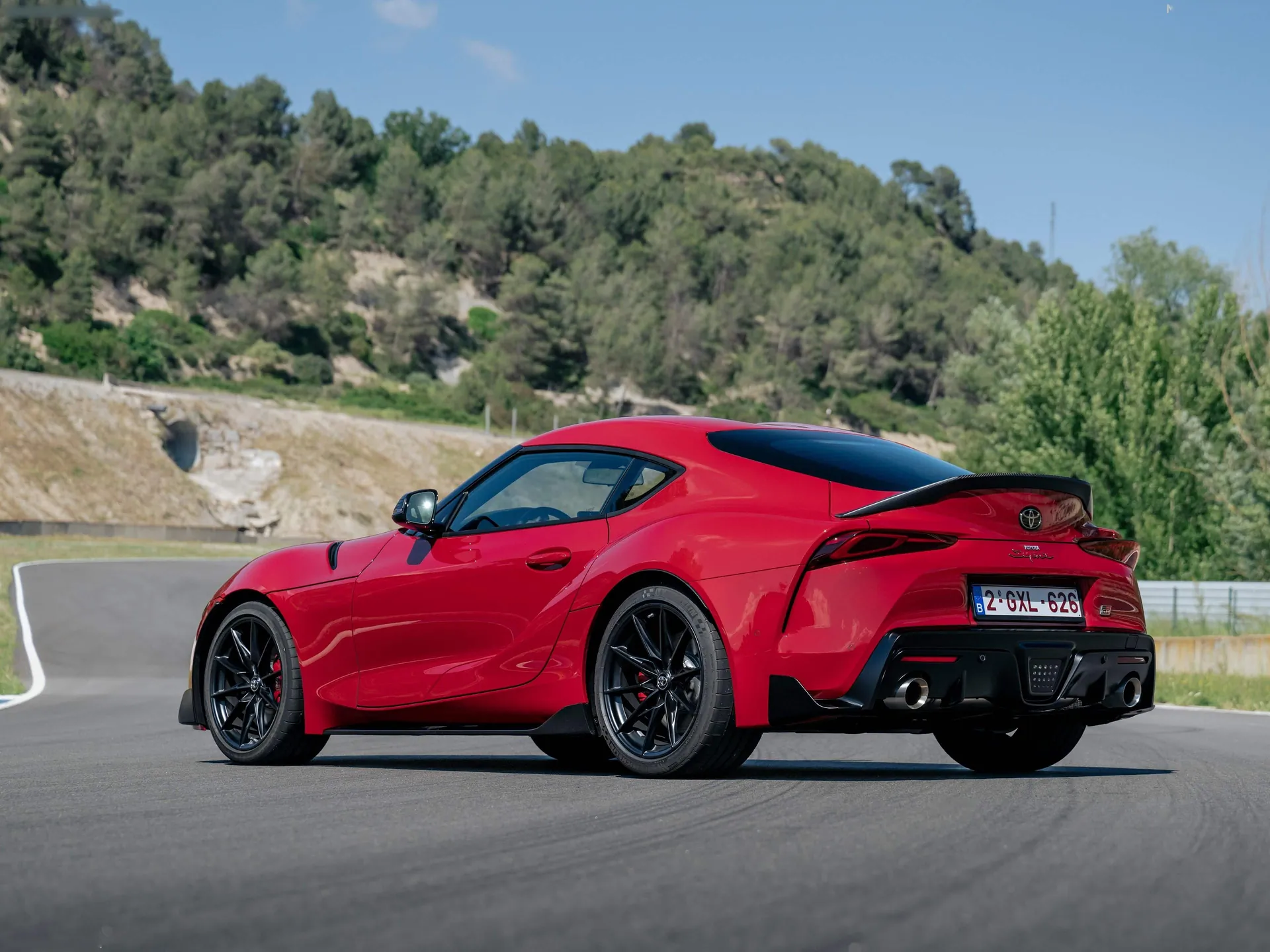 Toyota GR Supra Lightweight EVO (2026) – zadní tříčtvrteční pohled