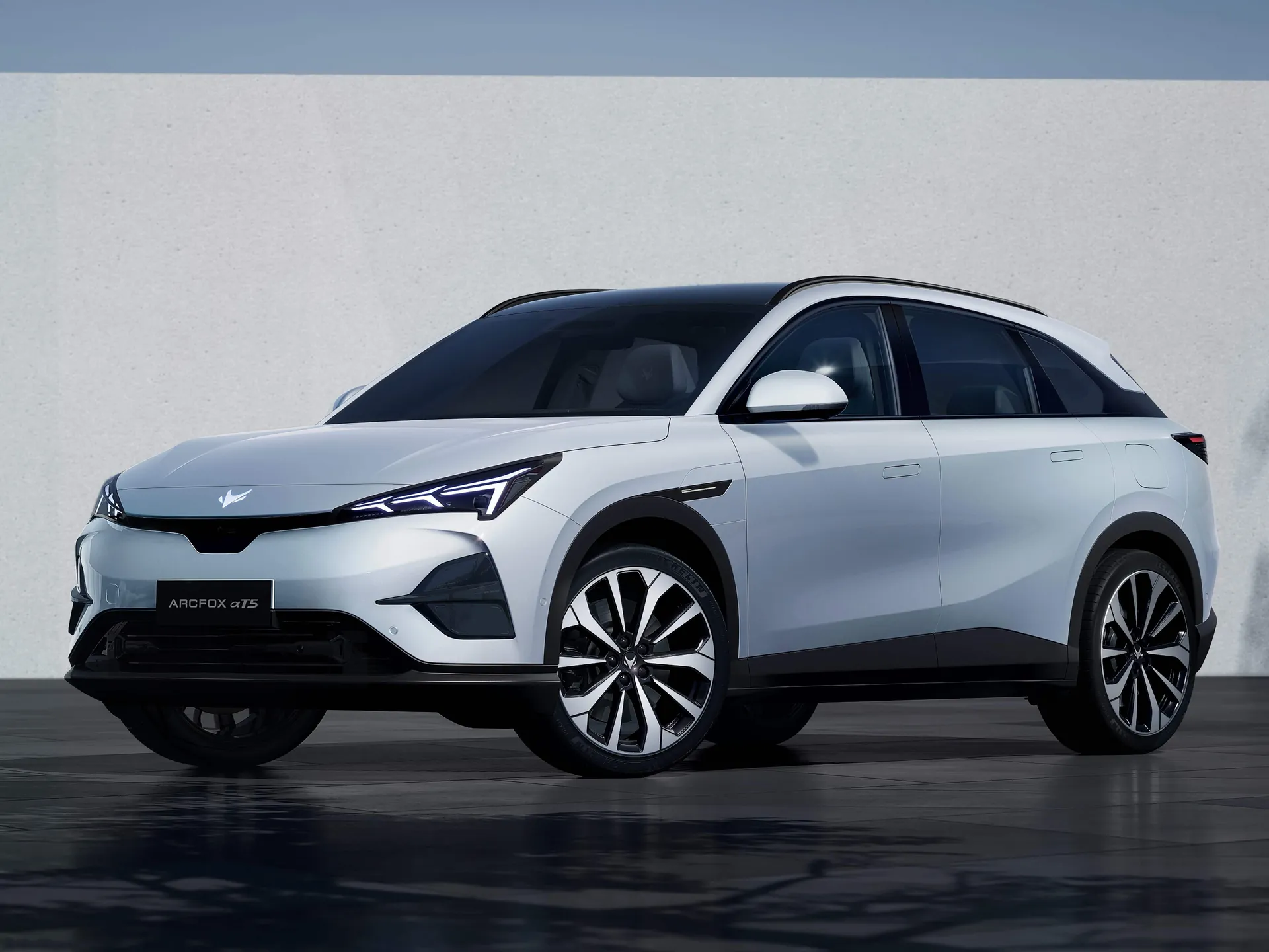 BAIC ArcFox Alpha T5 (2024)