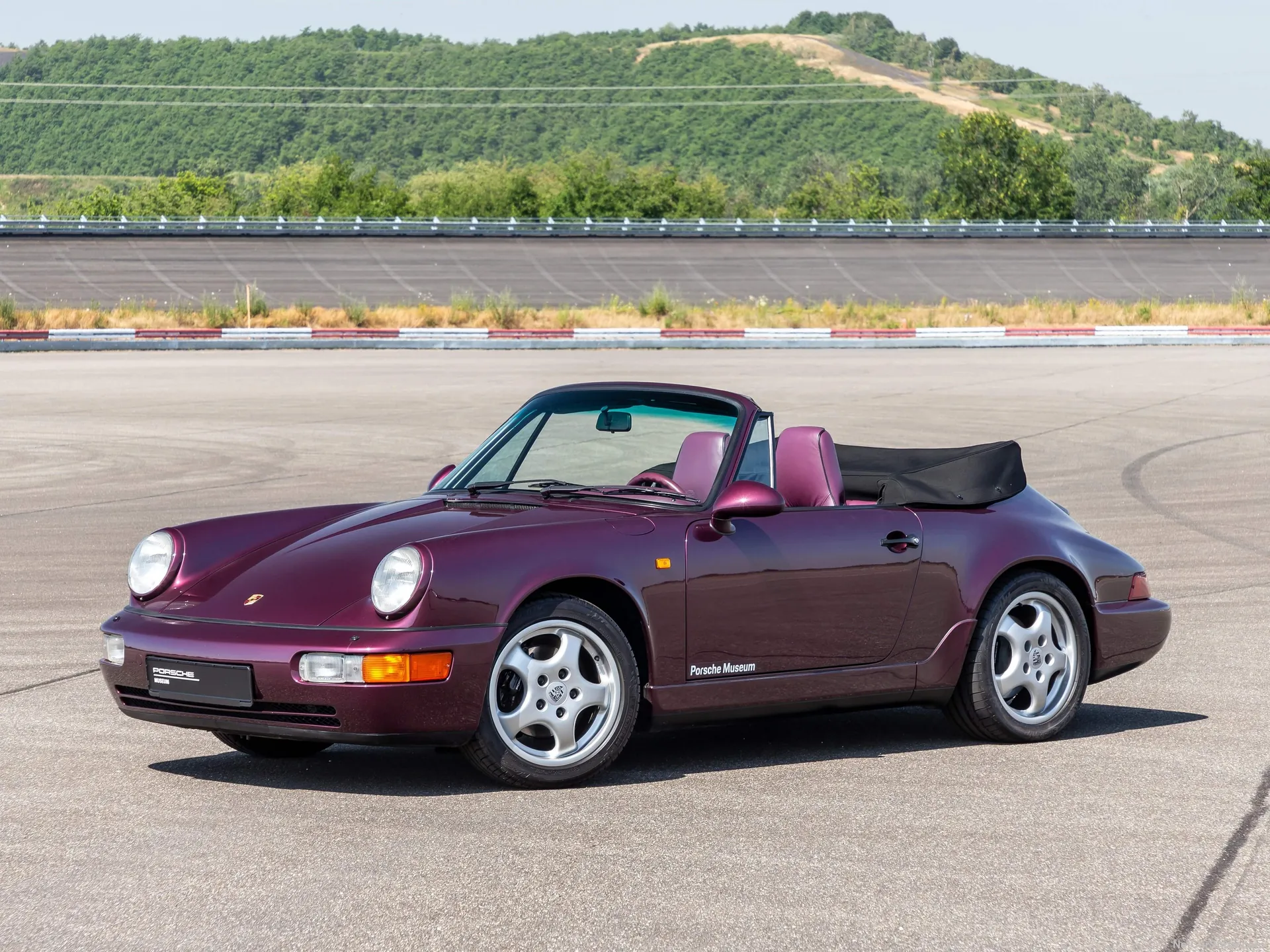 Porsche 911 Carrera 2 Cabrio (1993)