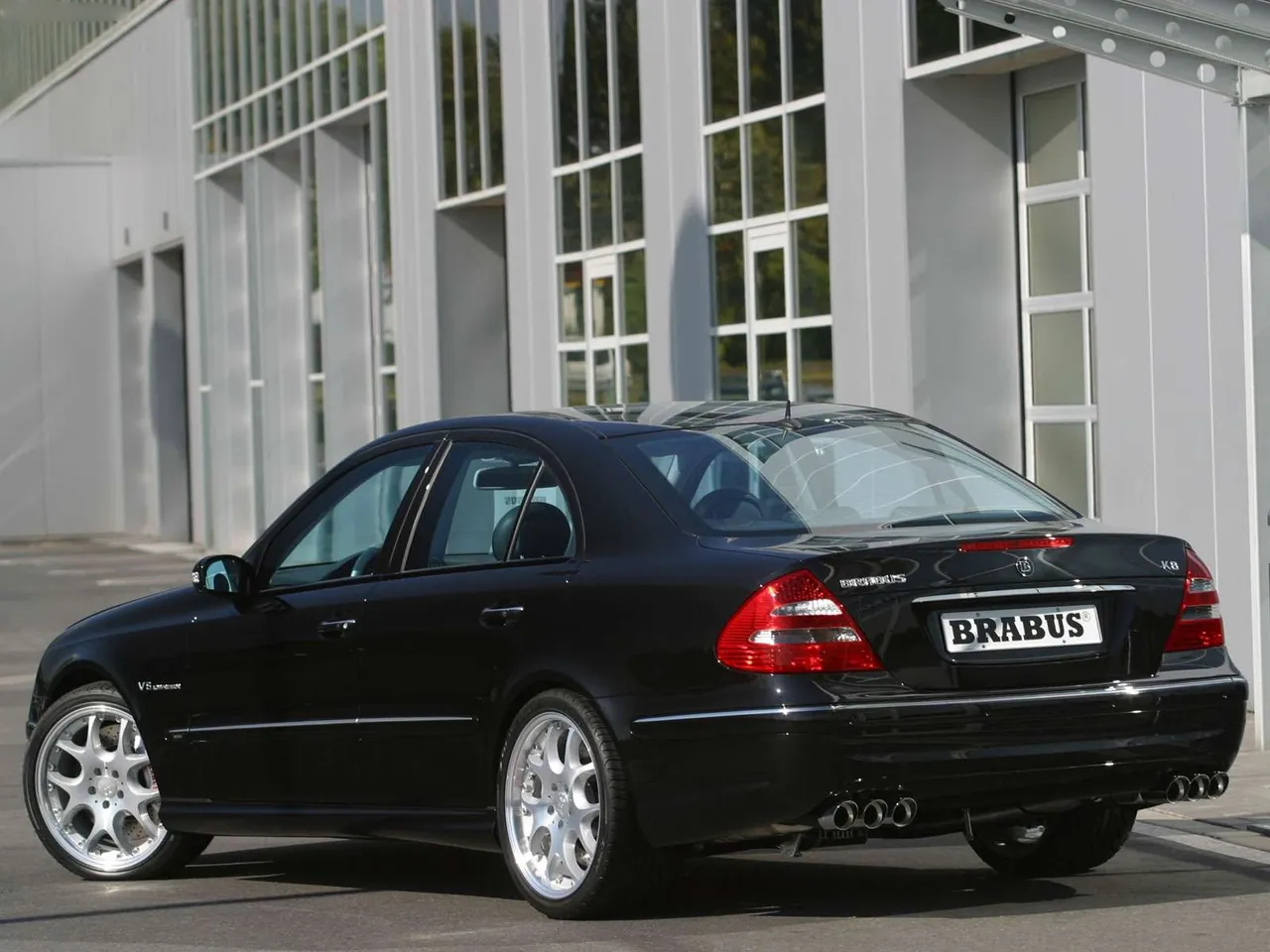 Brabus Mercedes-Benz E-Class (2003) - Rear Three-Quarter