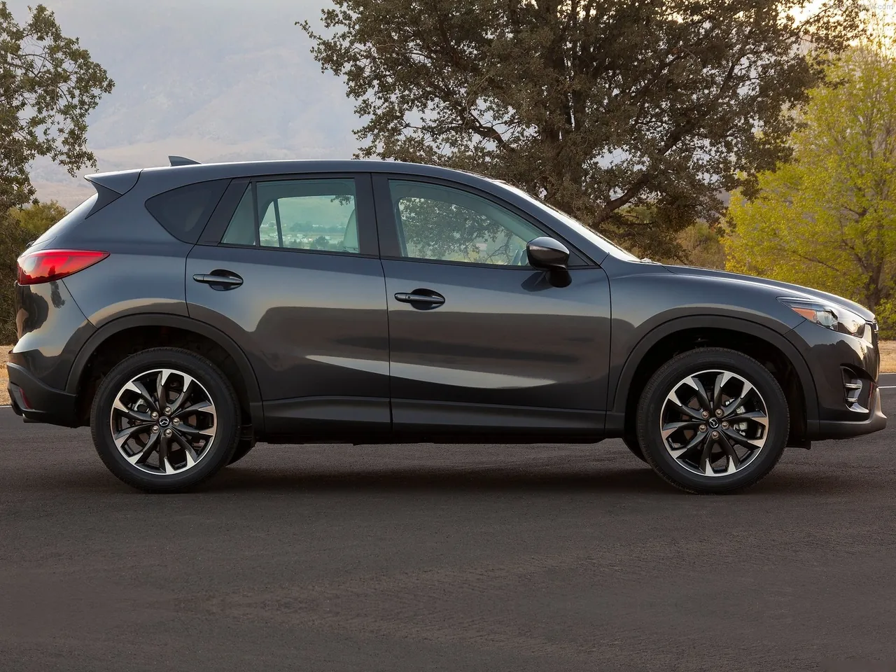 Mazda CX-5 (2016) – boční profil
