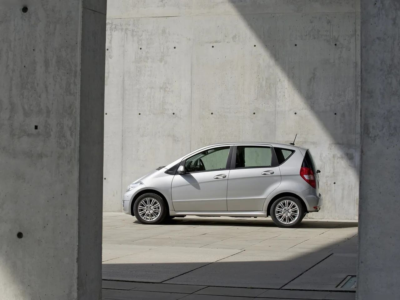 Mercedes-Benz A-Class (2009) – boční profil