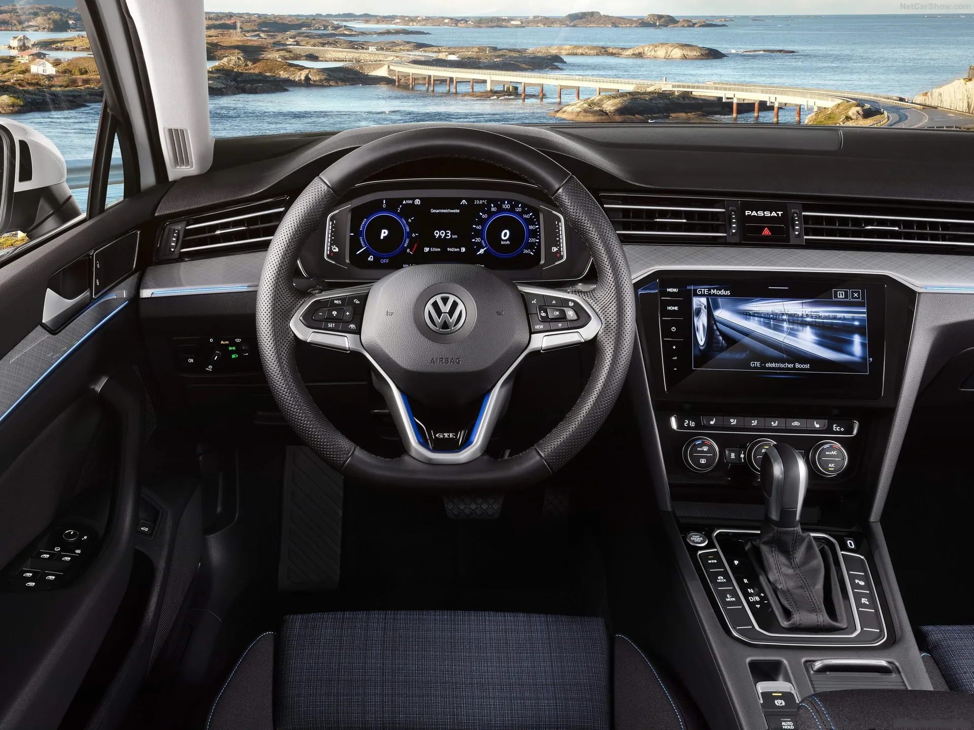 Volkswagen Passat GTE (2020) – interiér