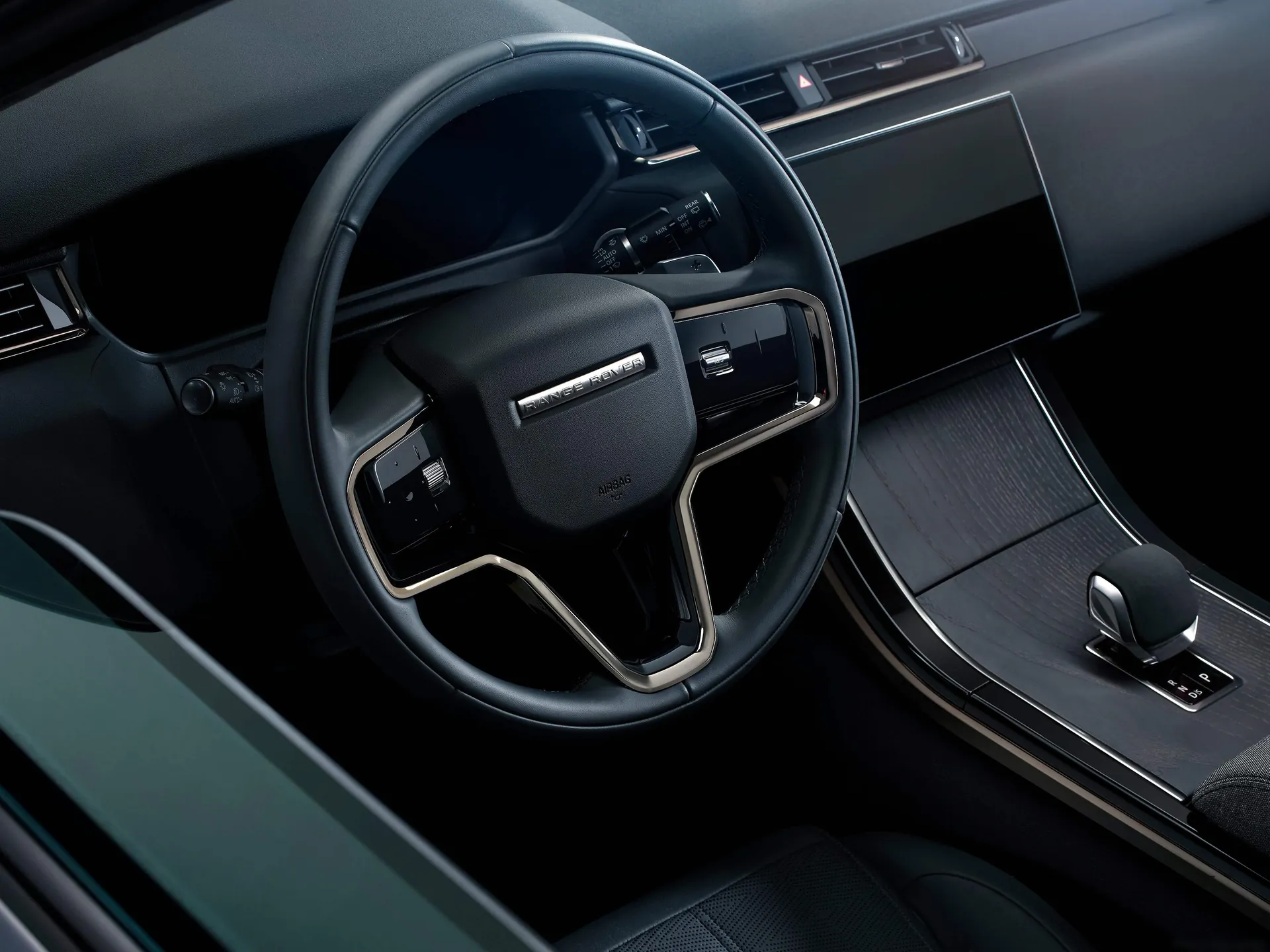 Land Rover Range Rover Velar (2024) - Interior