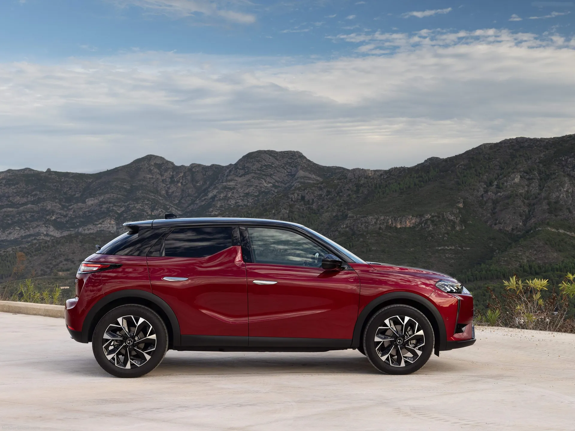 DS 3 (2023) – boční profil
