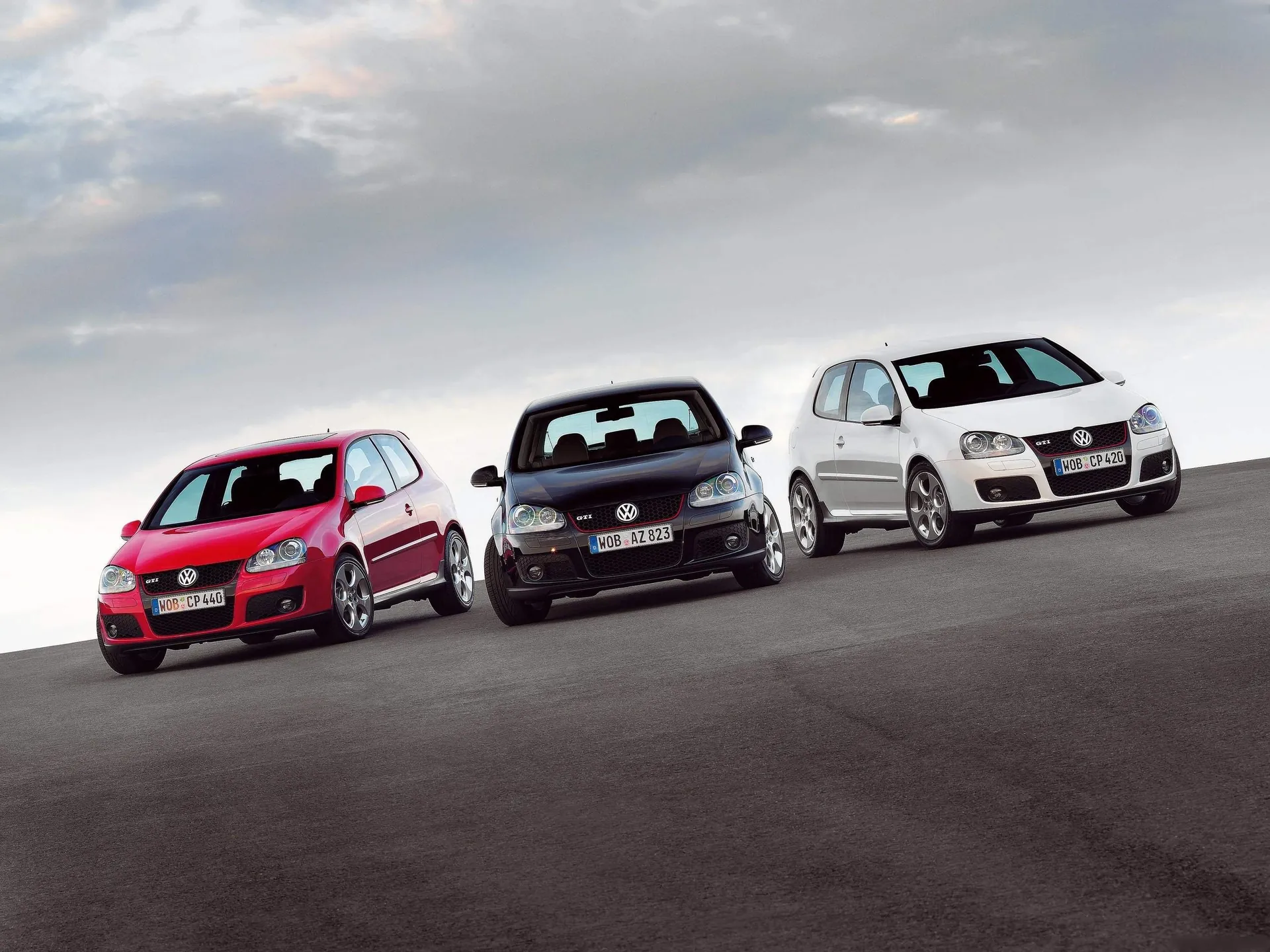 Volkswagen Golf GTI (2004) - Group Shot