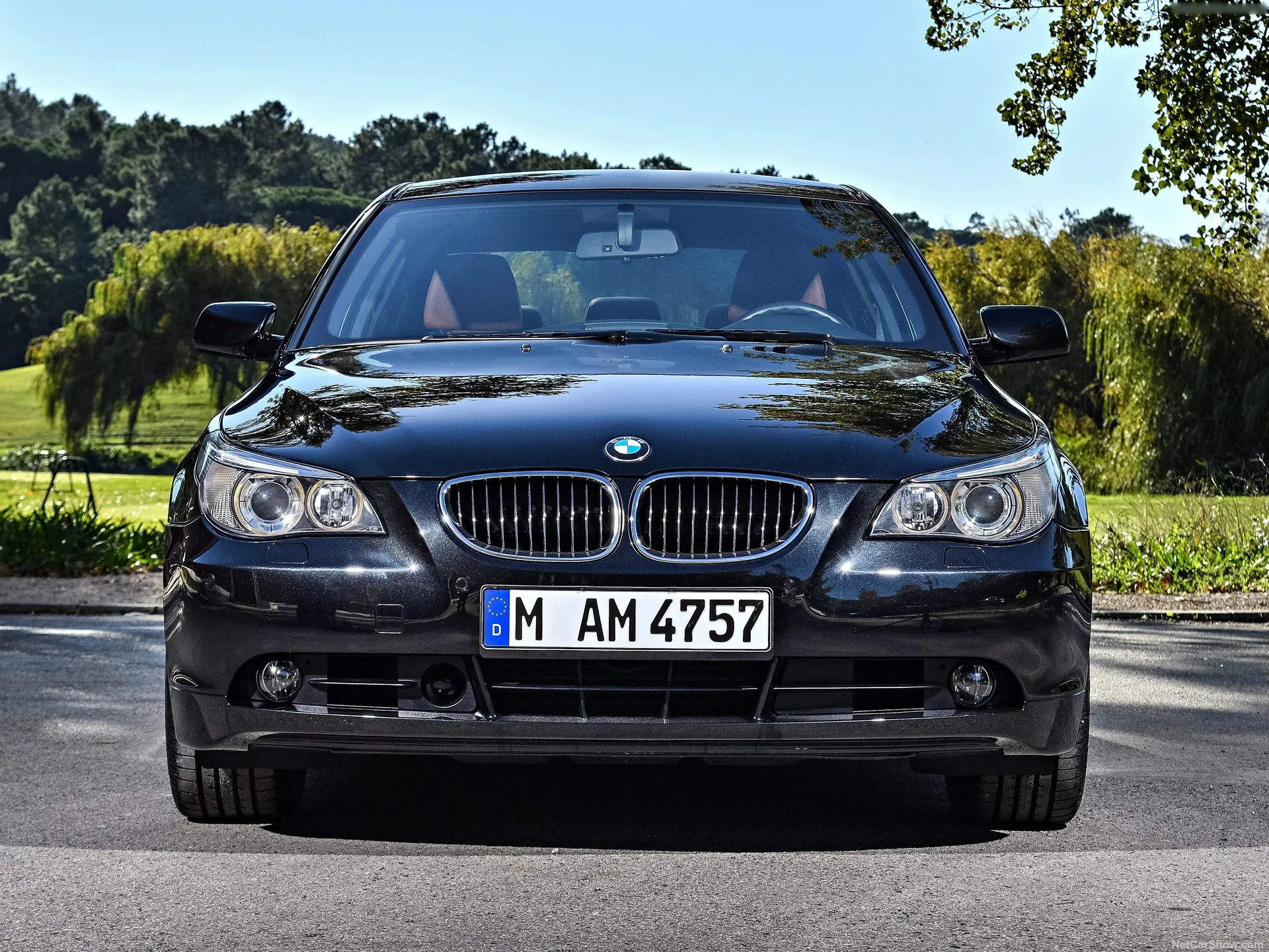 BMW 545i (2005) – zepředu