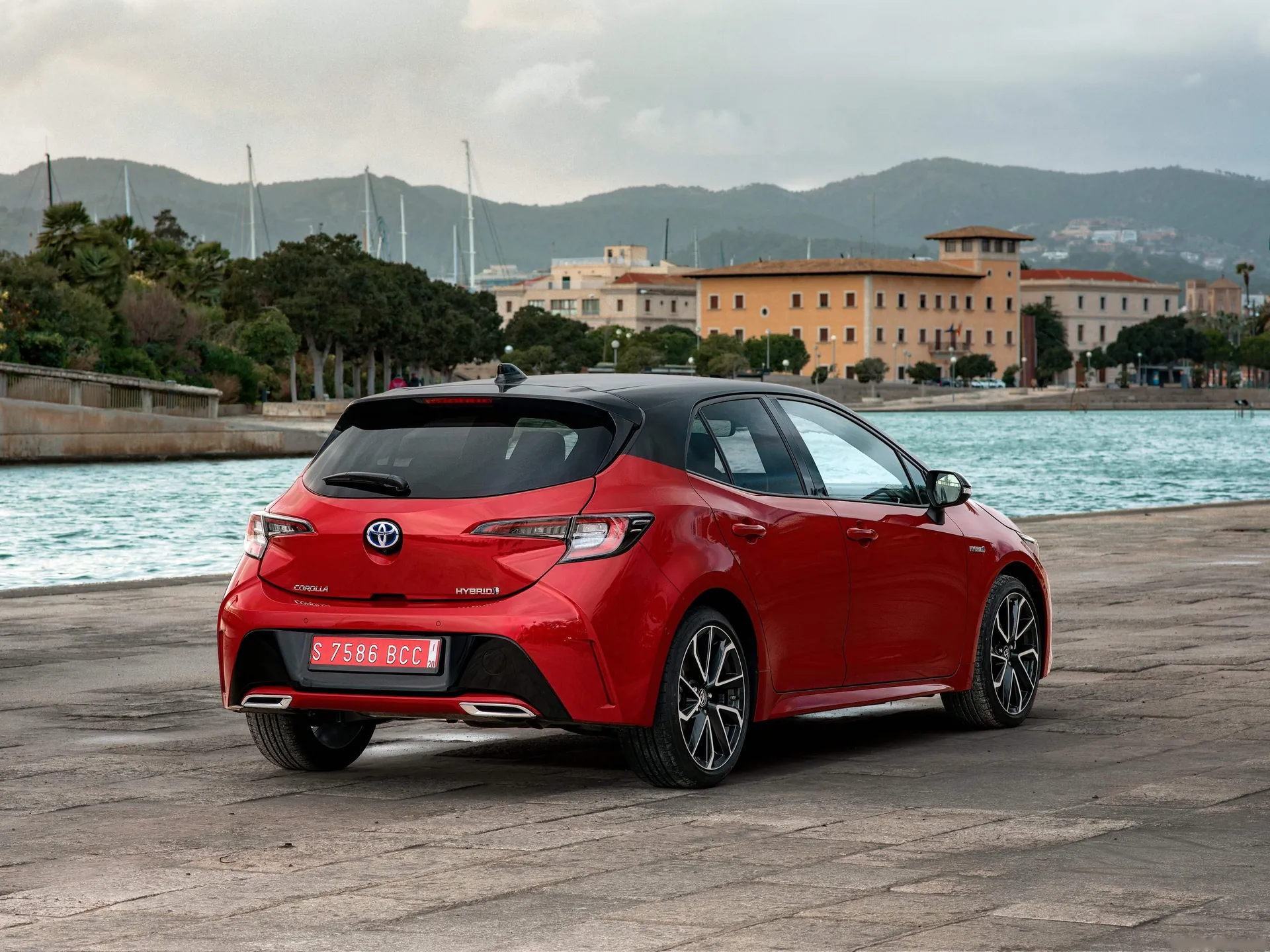 Toyota Corolla Hatchback [EU] (2019) - Rear Three-Quarter
