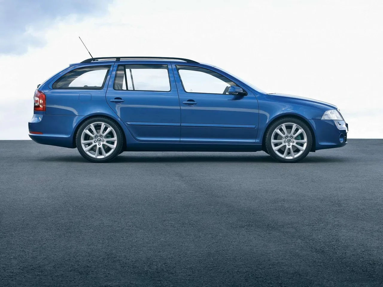 Skoda Octavia Combi RS (2006) – boční profil