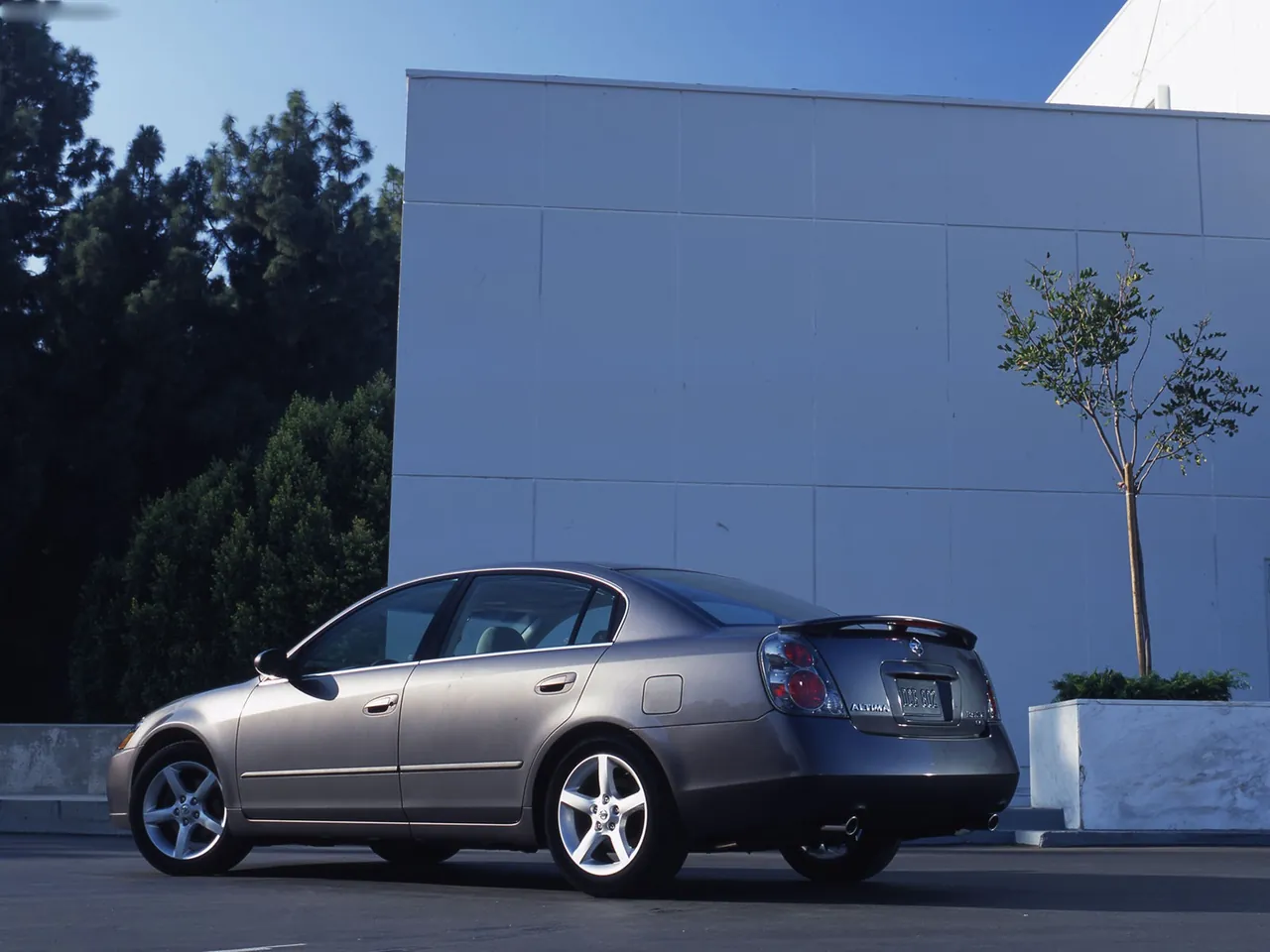 Nissan Altima (2005) - Rear Three-Quarter