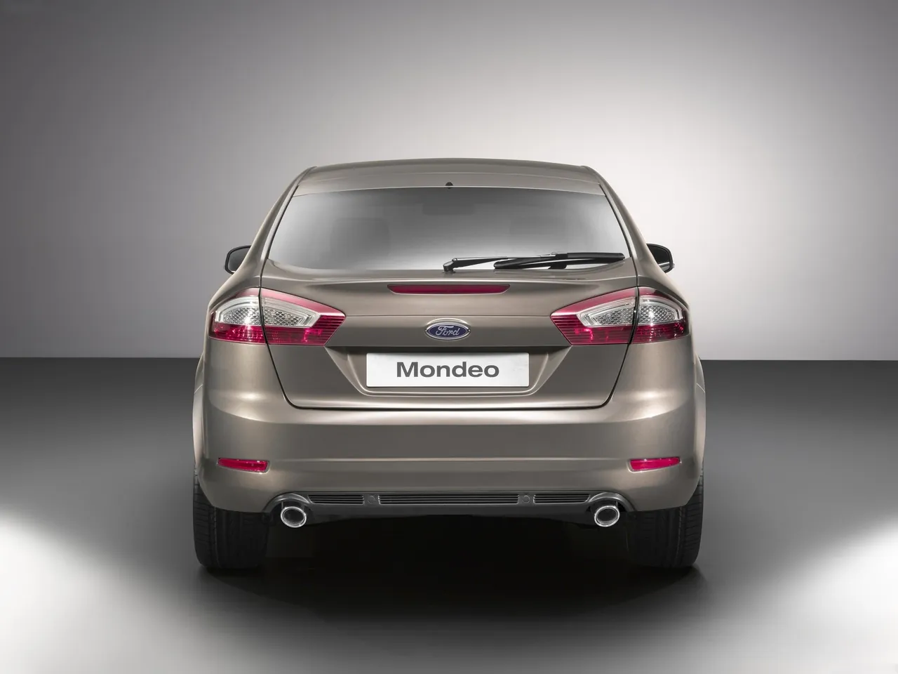 Ford Mondeo (2011) – zezadu