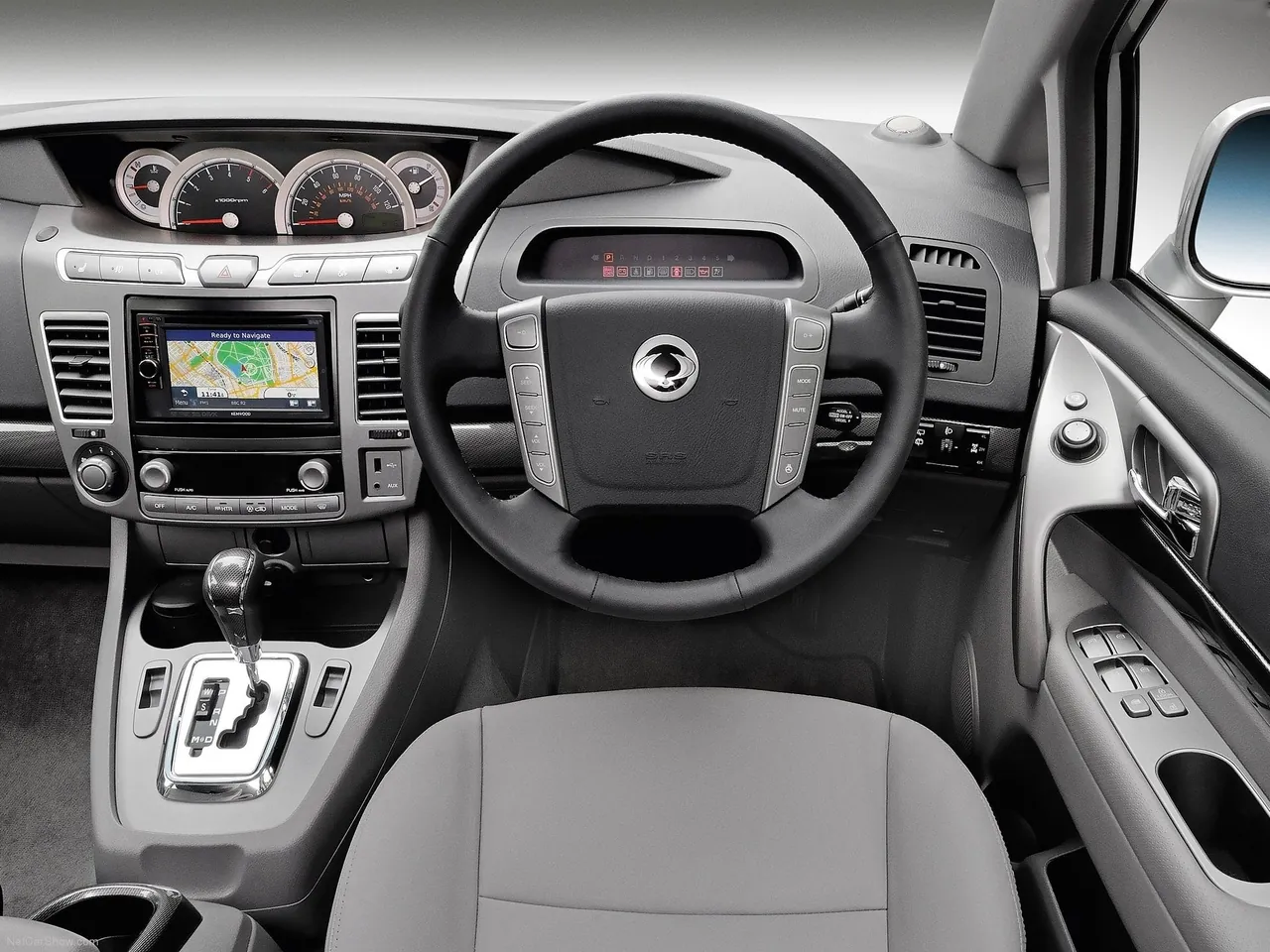 SsangYong Turismo (2013) – interiér