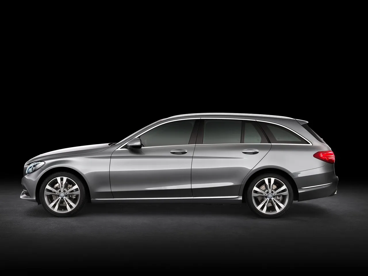 Mercedes-Benz C-Class Estate (2015) – boční profil