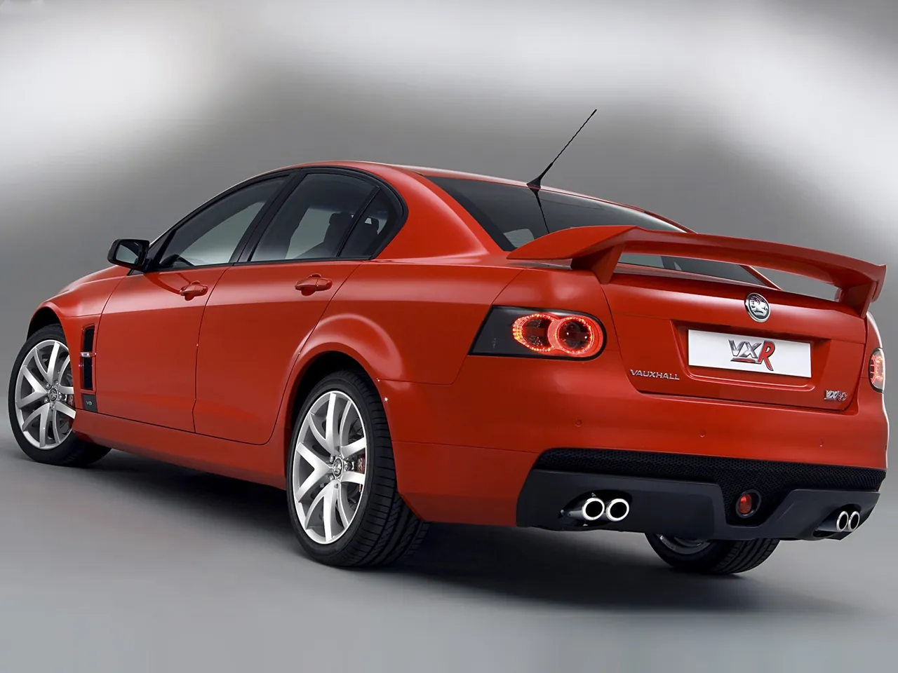 Vauxhall VXR8 (2007) – zadní tříčtvrteční pohled