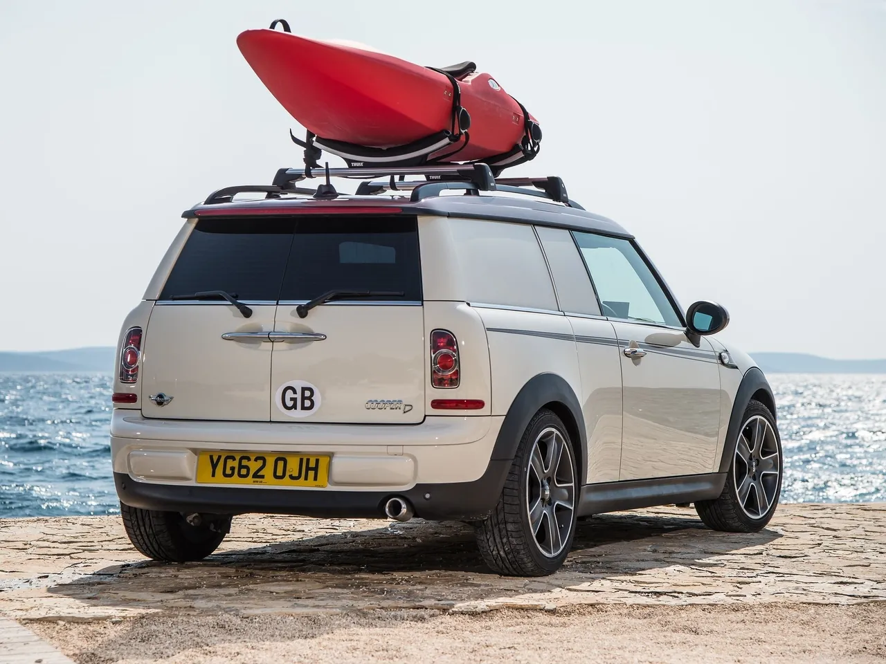 Mini Clubvan Camper (2013) – zadní tříčtvrteční pohled