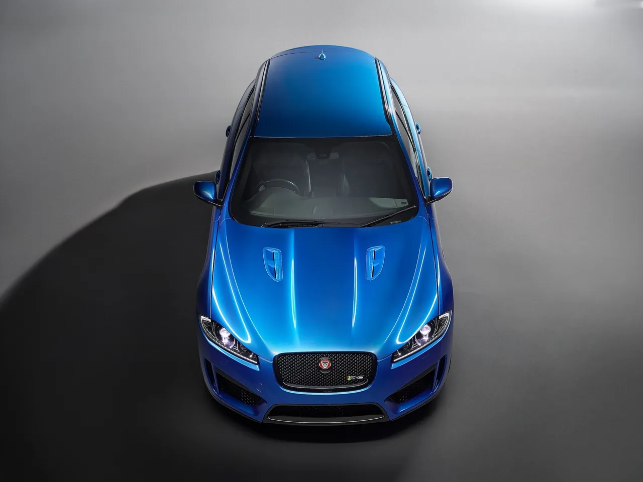 Jaguar XFR-S Sportbrake (2015) – zepředu