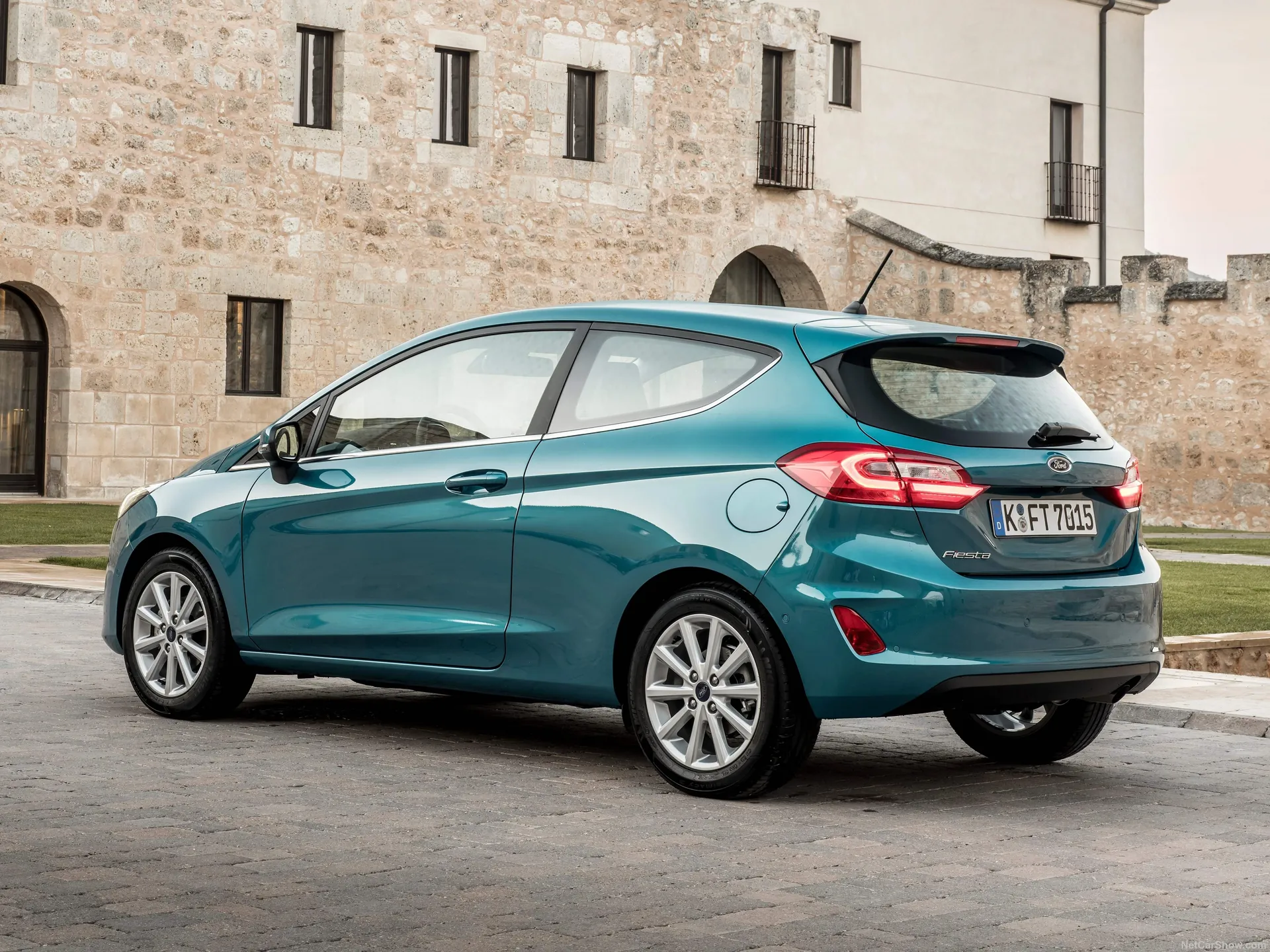 Ford Fiesta (2017) – zadní tříčtvrteční pohled