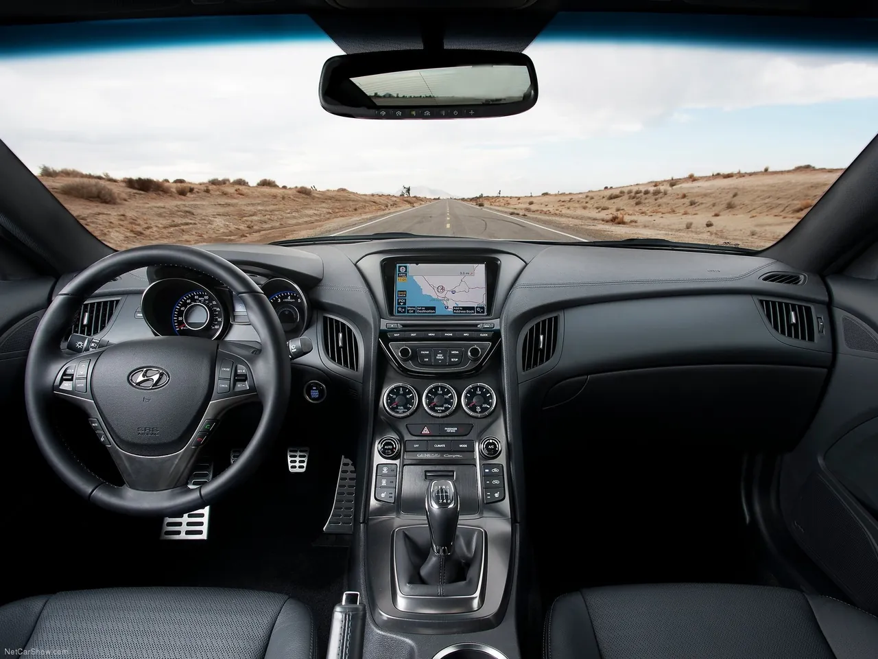 Hyundai Genesis Coupe (2013) – interiér
