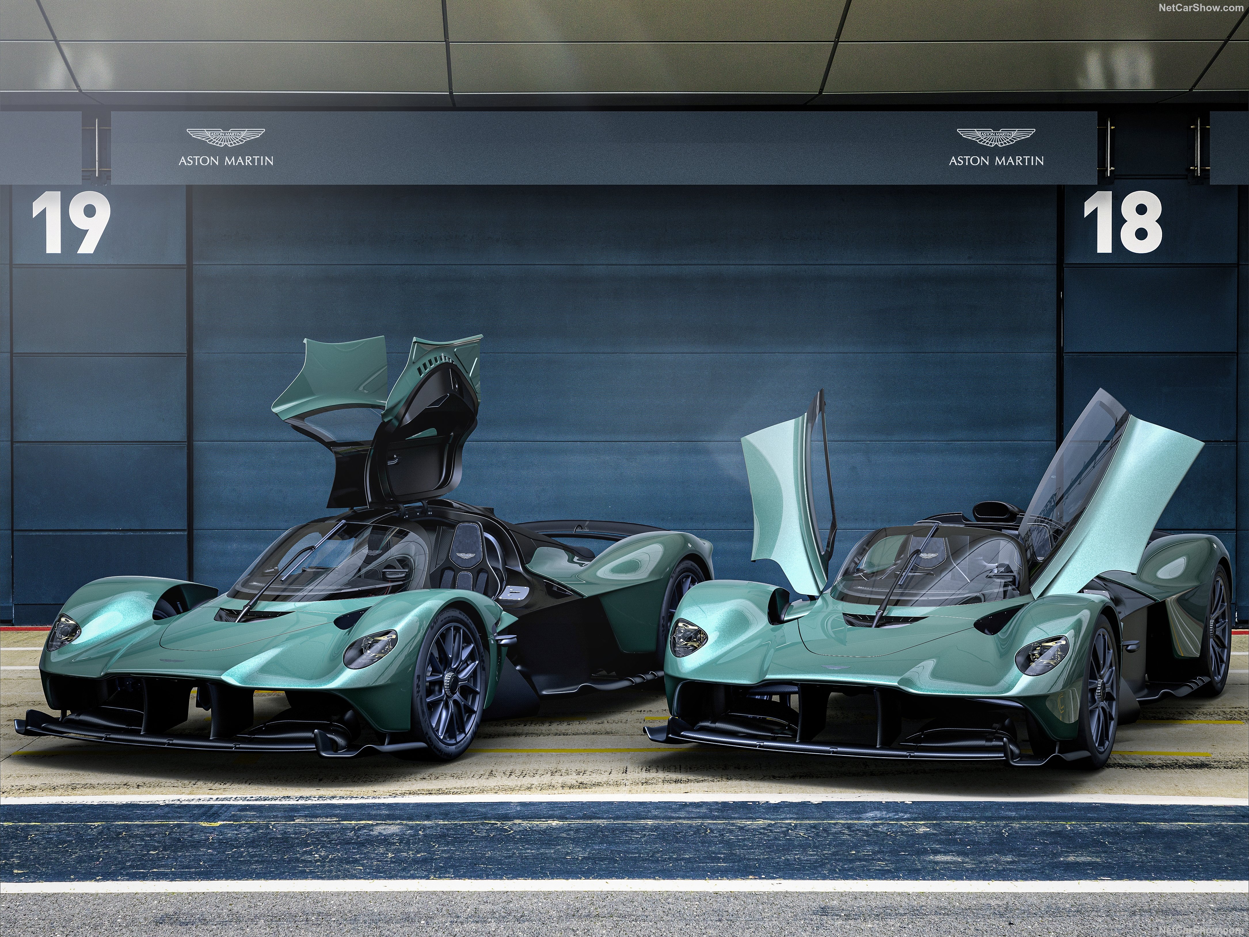 Aston Martin Valkyrie Spider (2022)