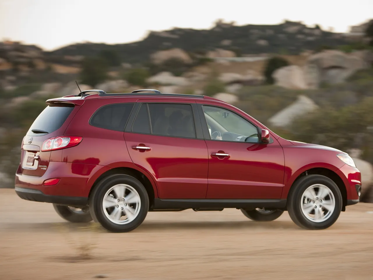 Hyundai Santa Fe [US] (2010) – zadní pohled