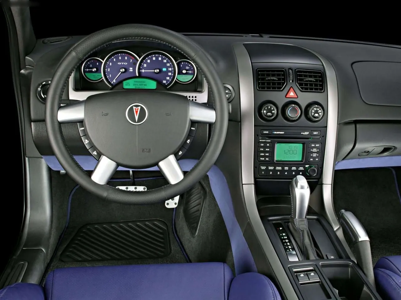 Pontiac GTO 5.7 (2004) – interiér