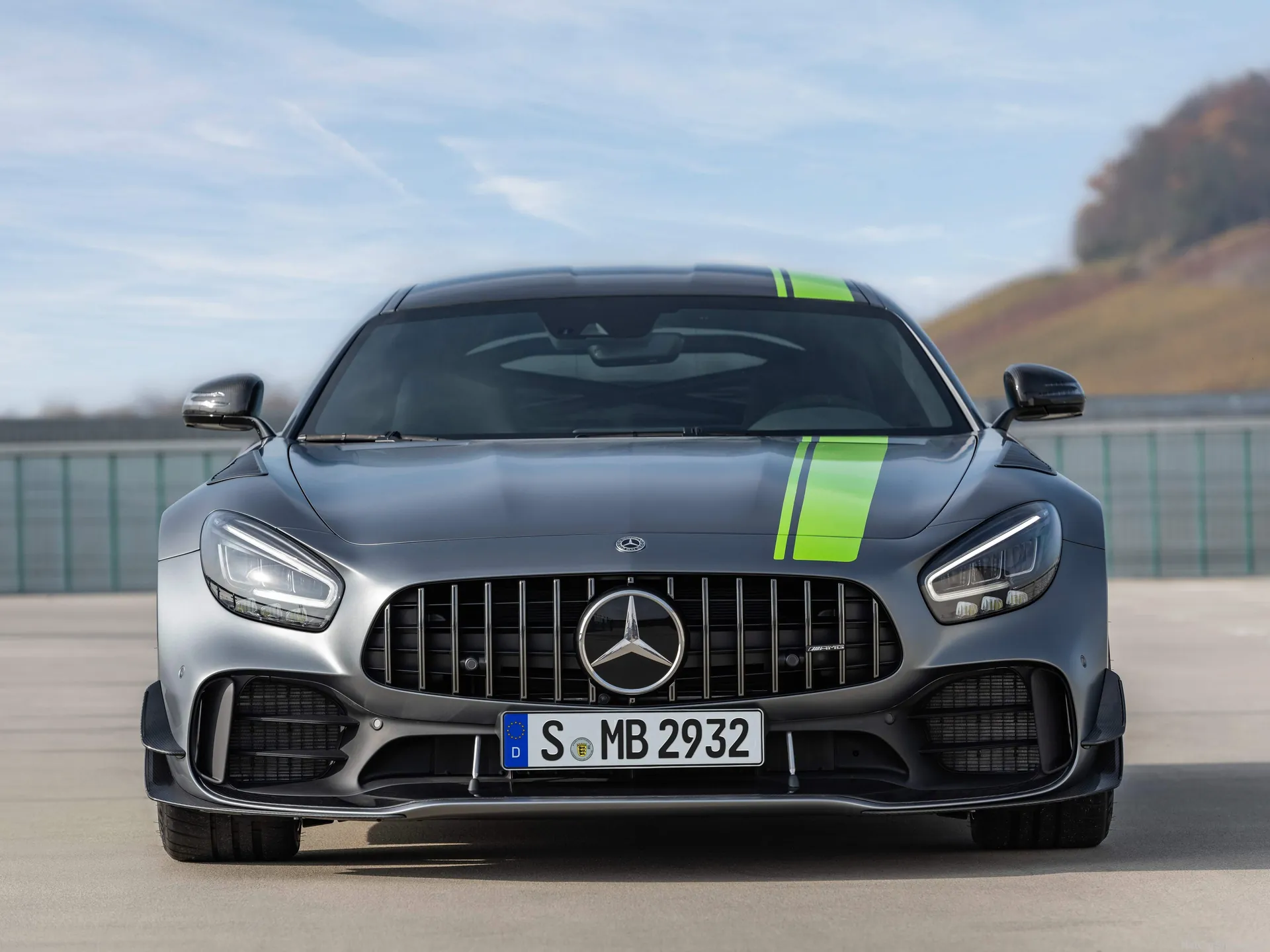 Mercedes-Benz AMG GT R PRO (2020) - Front