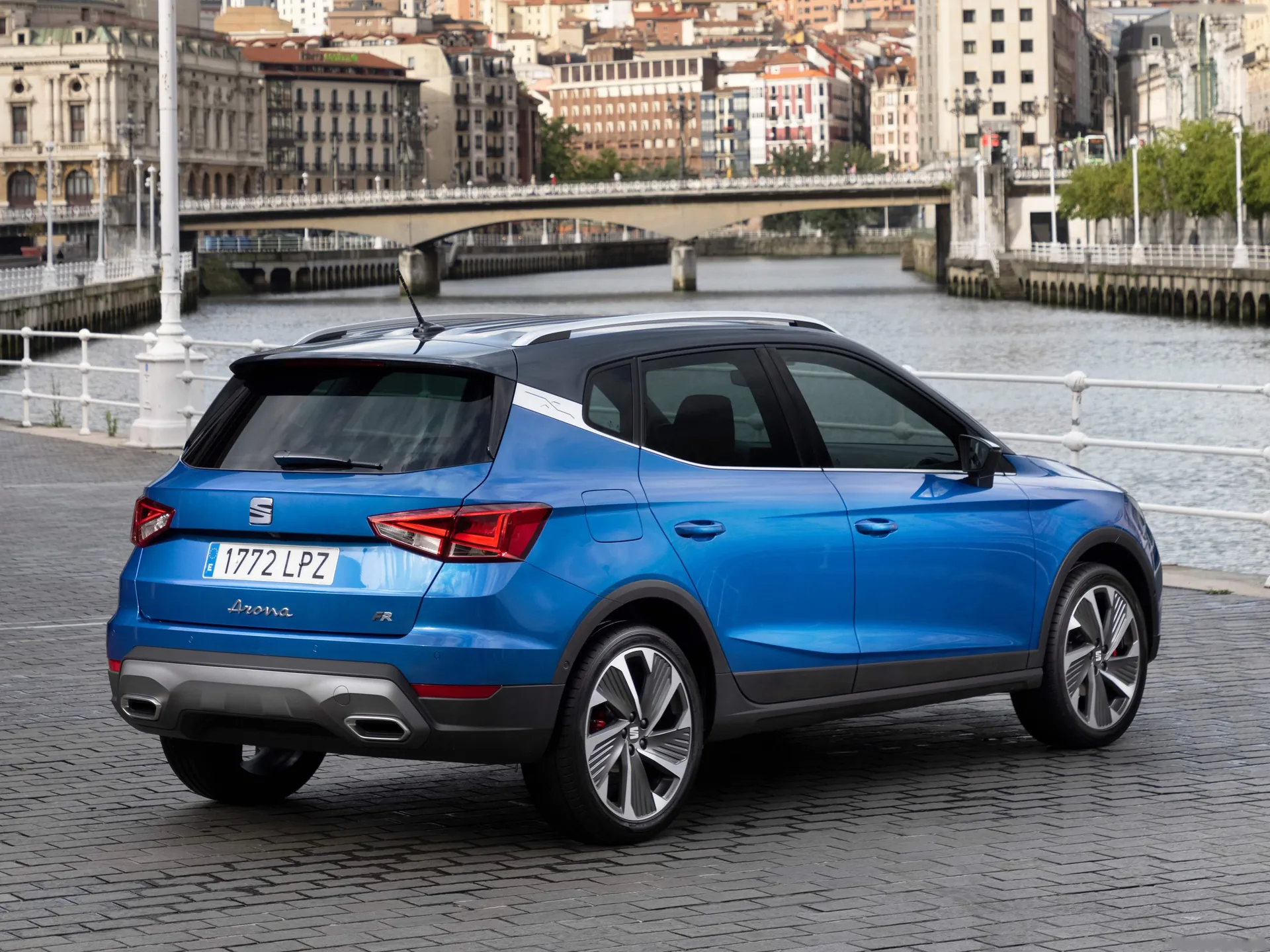 Seat Arona (2022) – zadní tříčtvrteční pohled