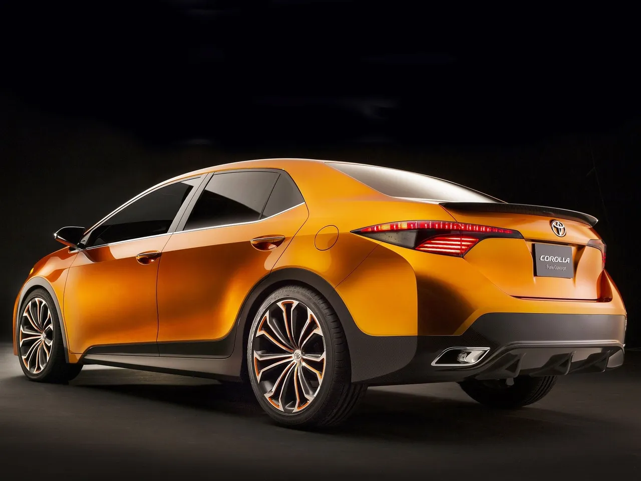 Toyota Corolla Furia Concept (2013) – zadní tříčtvrteční pohled