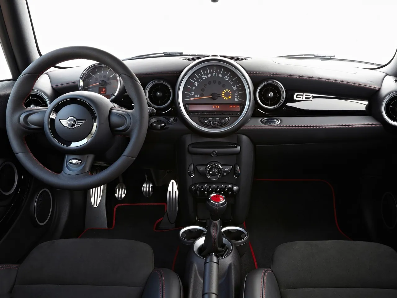 Mini John Cooper Works GP (2013) – interiér
