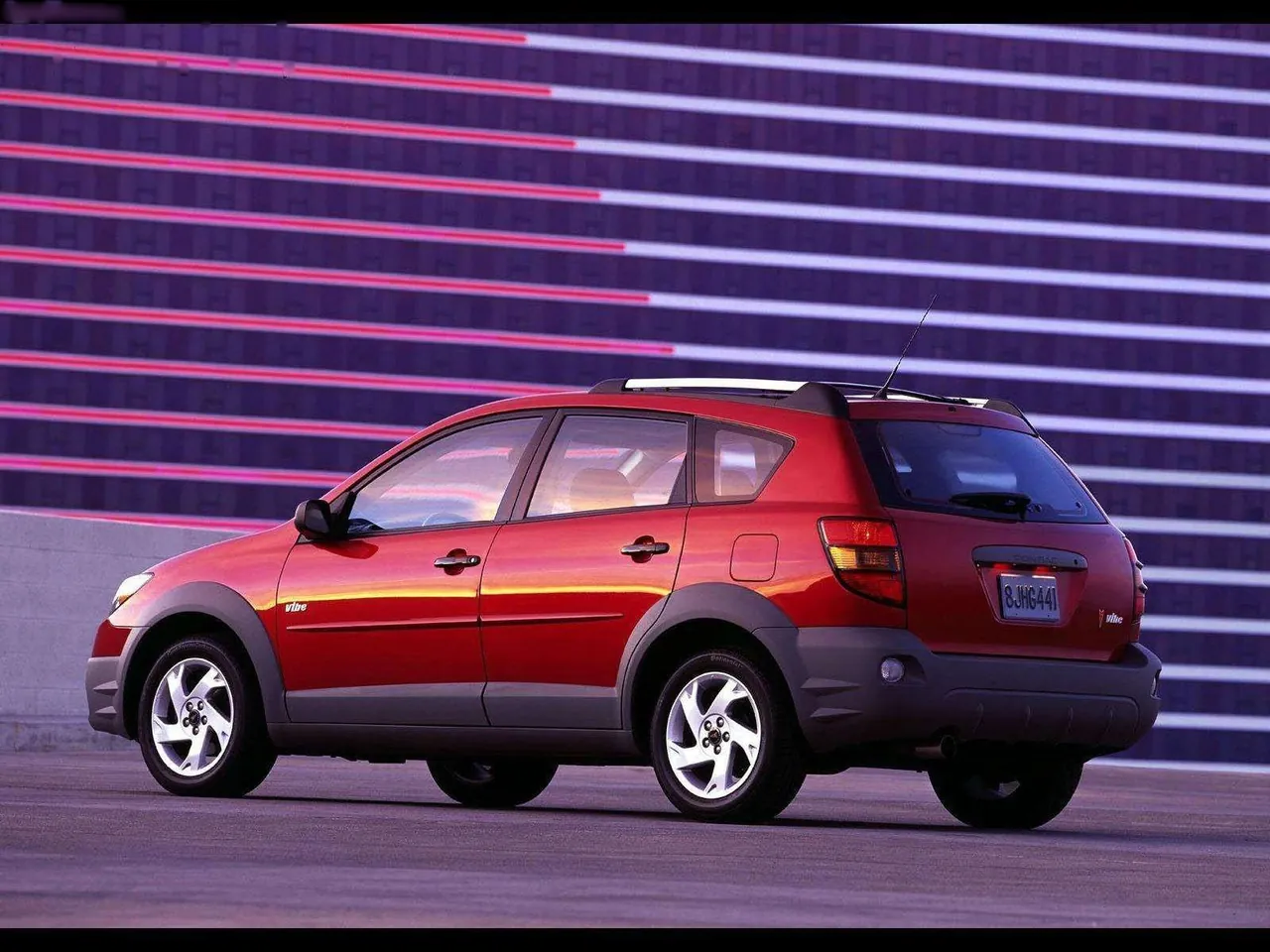 Pontiac Vibe (2003) – zadní tříčtvrteční pohled