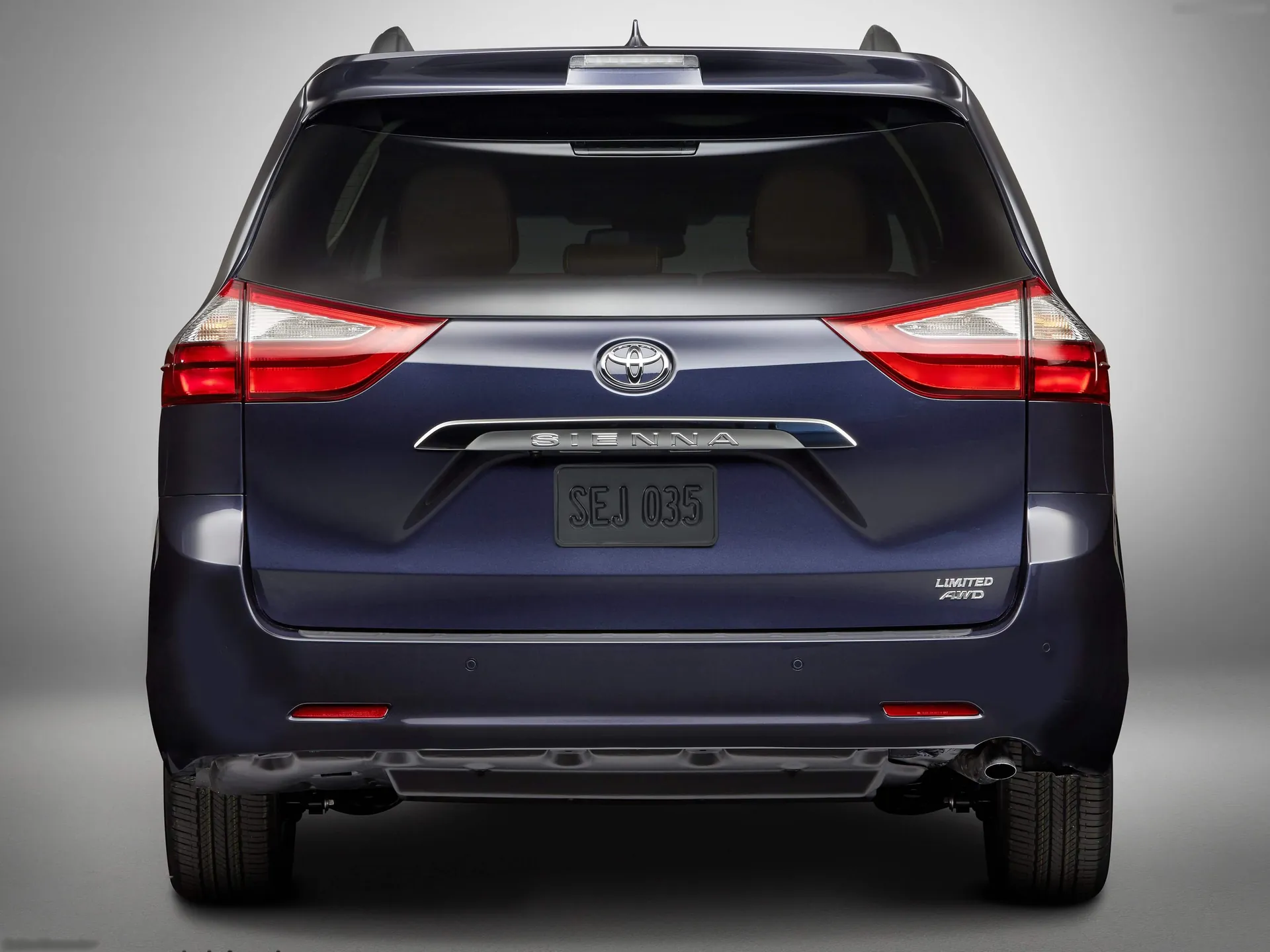 Toyota Sienna (2018) - Rear