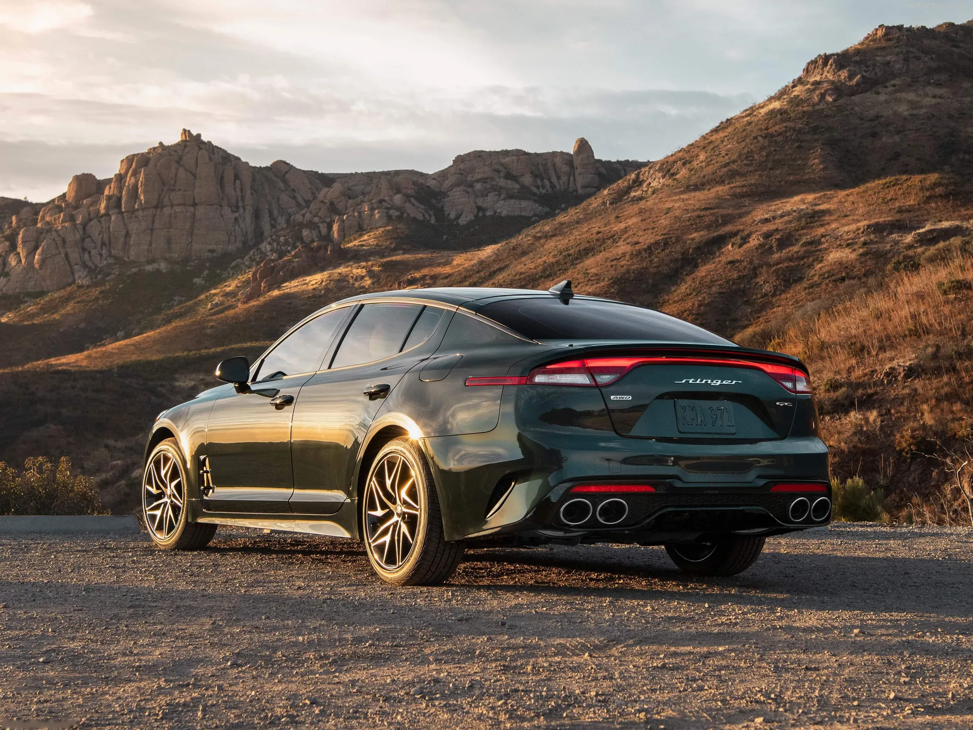 Kia Stinger (2022) – zadní tříčtvrteční pohled