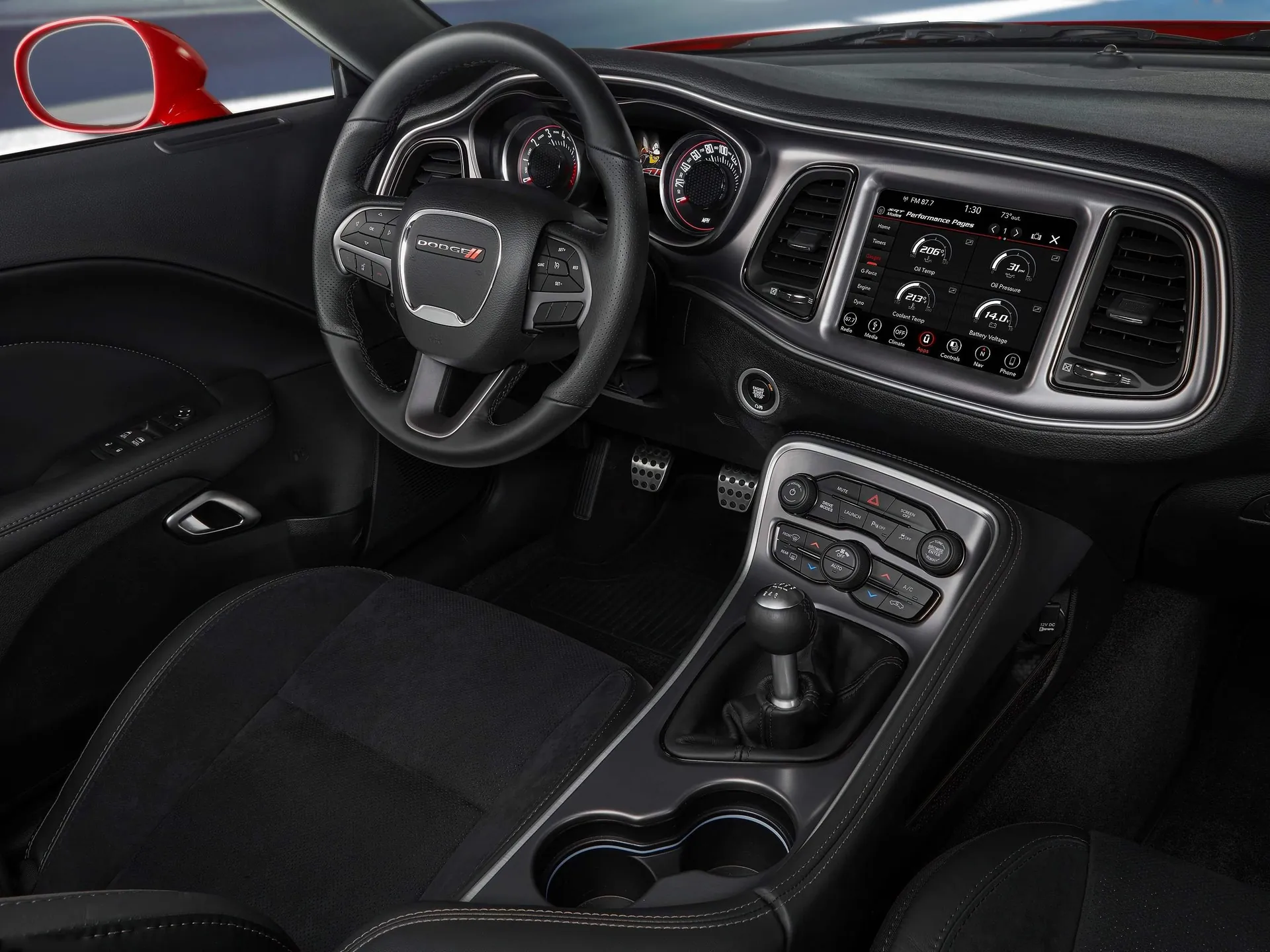 Dodge Challenger (2019) – interiér