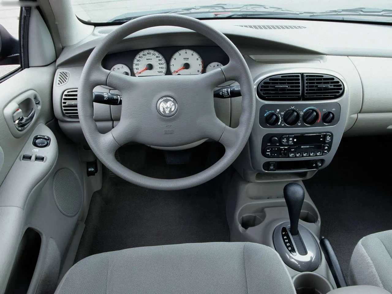 Dodge Neon (2000) – interiér
