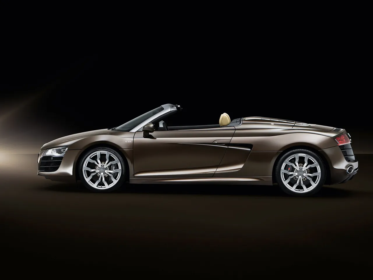 Audi R8 Spyder 5.2 FSI quattro (2011) – boční profil