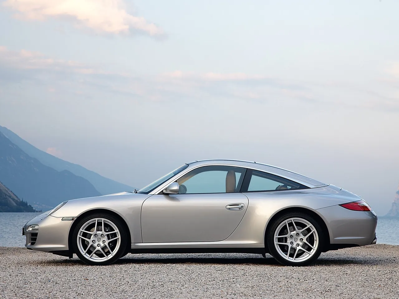 Porsche 911 Targa 4 (2009) - Side Profile