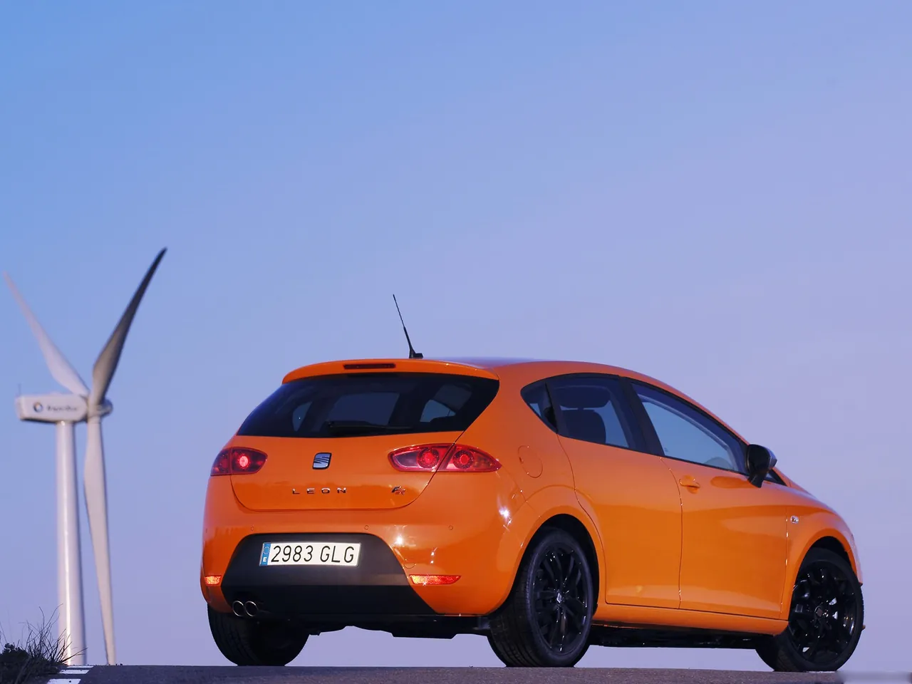 Seat Leon (2009) – zadní tříčtvrteční pohled