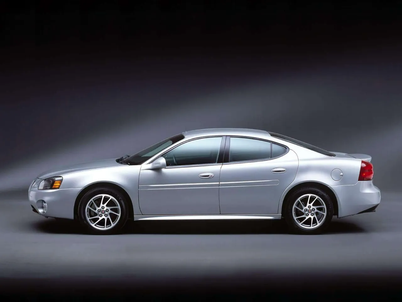 Pontiac Grand Prix GTP (2004) – boční profil