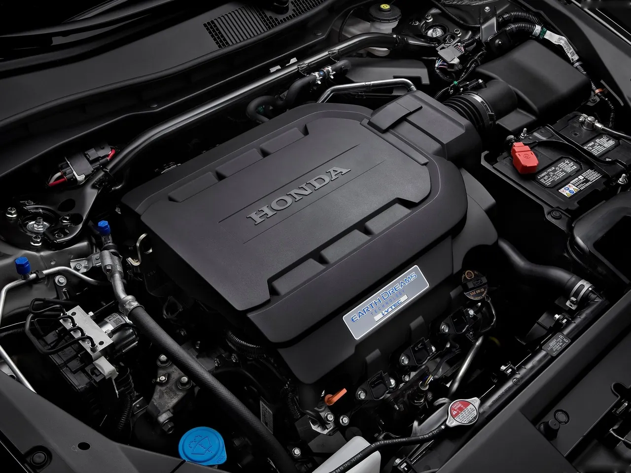 Honda Crosstour (2013) – motorový prostor