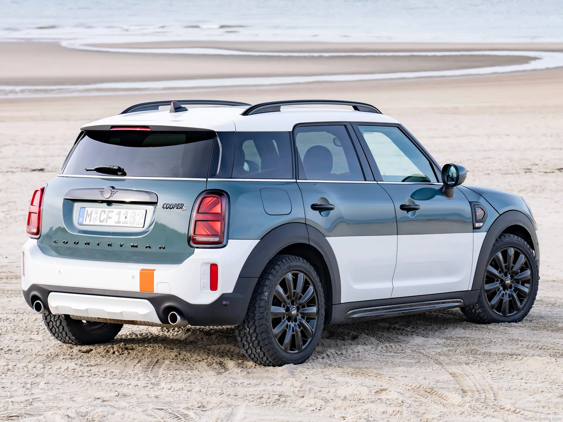 Mini Countryman Cooper S ALL4 Uncharted Edition (2023) – zadní tříčtvrteční pohled